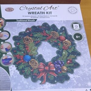 Diamond painting Wreath Kit - Festive Green and Red